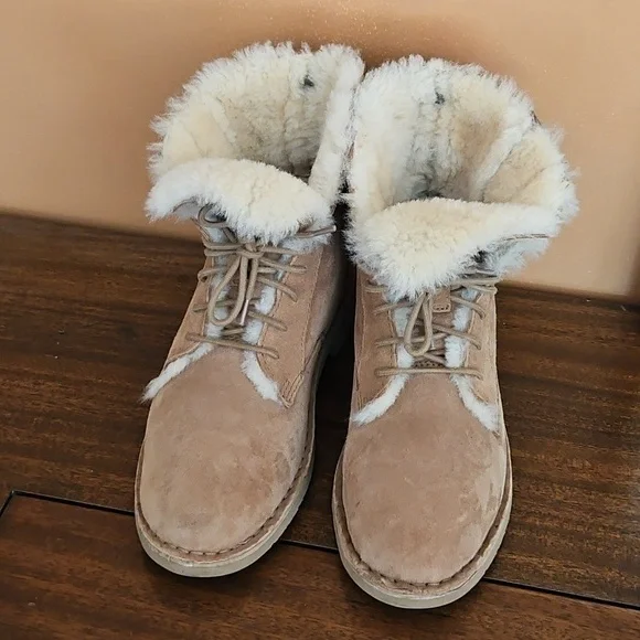 UGG Women's Brown and Cream Lace-Up Winter Boots - Picture 4 of 15